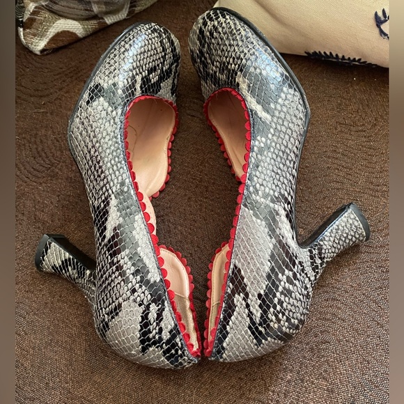 Anyi Lu Snakeskin Style Block Heel With Red Trim - Picture 7 of 9